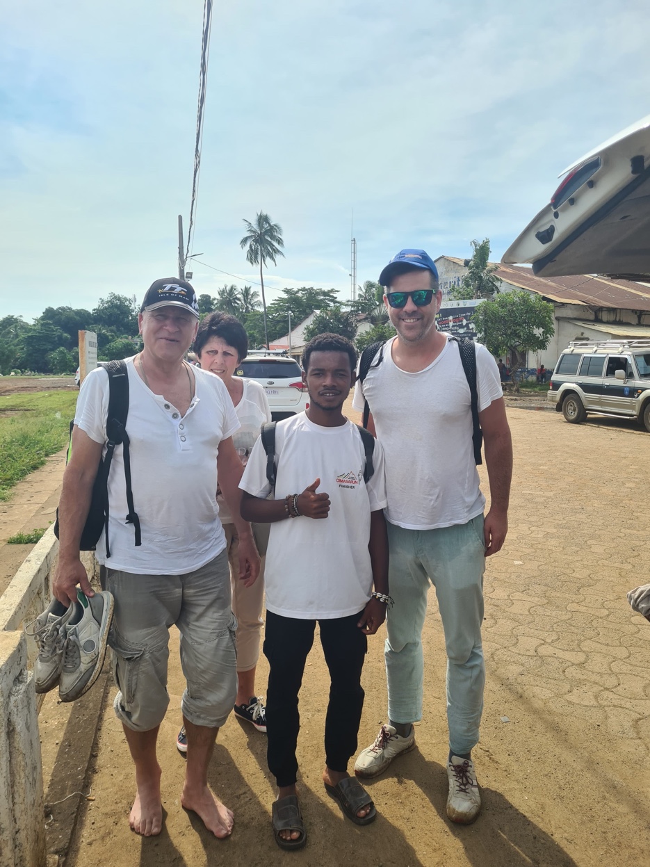 Camardine with happy tour guests