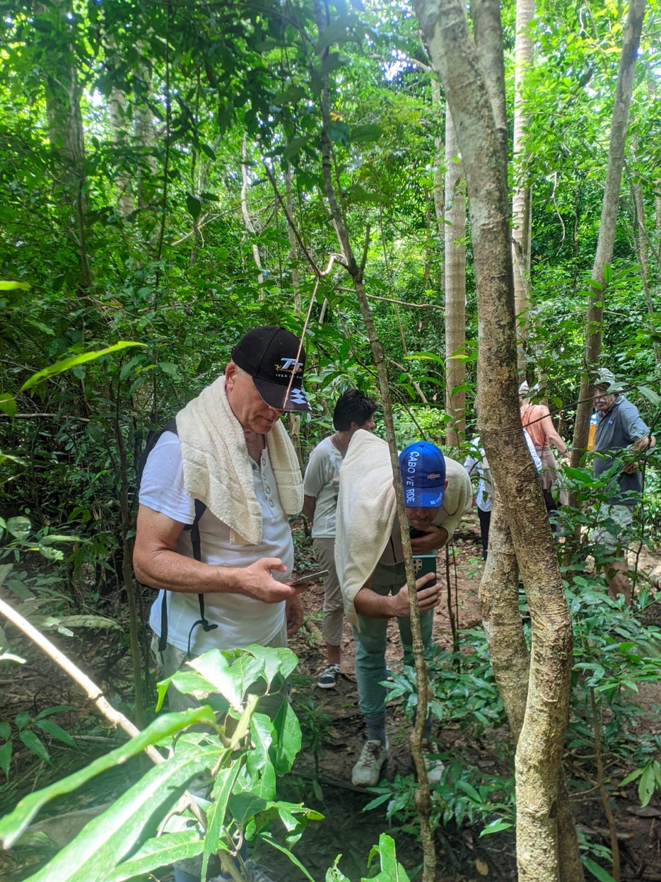 Guided jungle walk through Lokobe with tourists